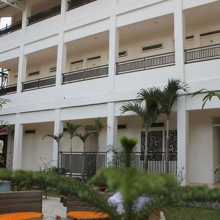 Grand Kalpataru Syariah Hotel Маланг Екстериор снимка
