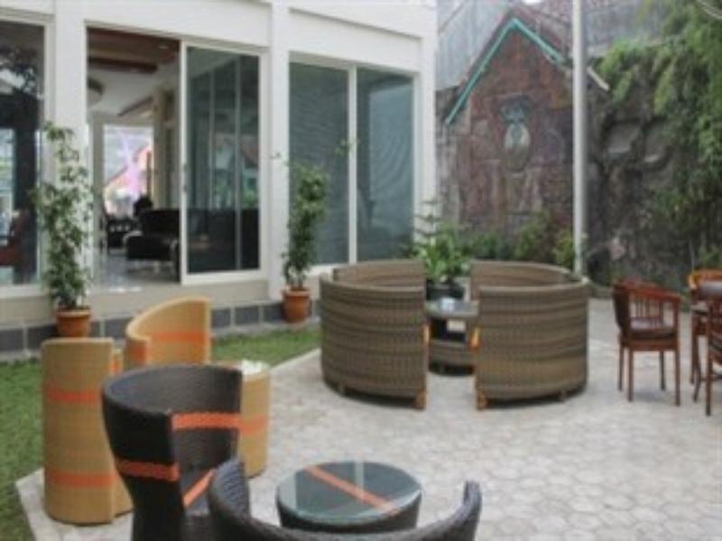 Grand Kalpataru Syariah Hotel Маланг Екстериор снимка